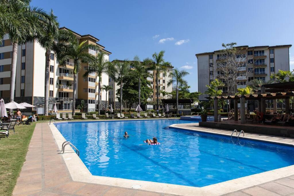 Near The Beach! Lovely 3-Bedroom Condo With Pool Jaco Exterior photo