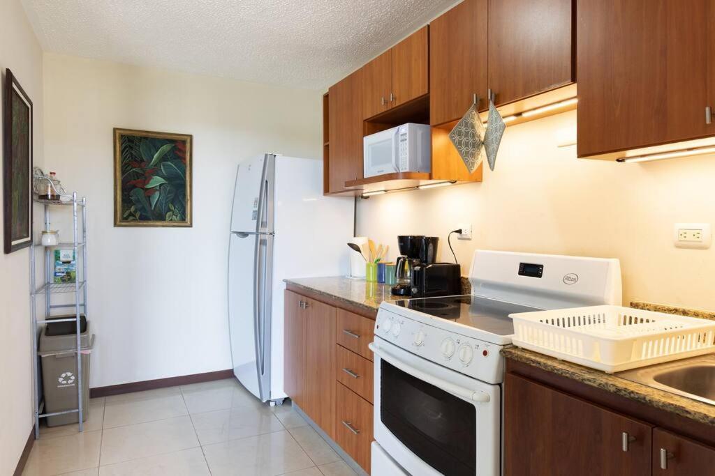 Near The Beach! Lovely 3-Bedroom Condo With Pool Jaco Exterior photo